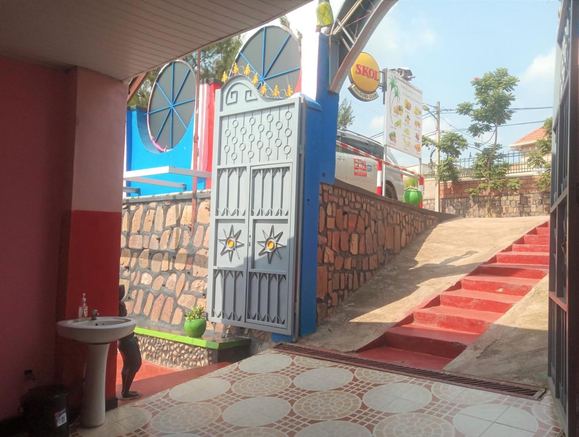Colours Club And Spa Kigali Exterior foto