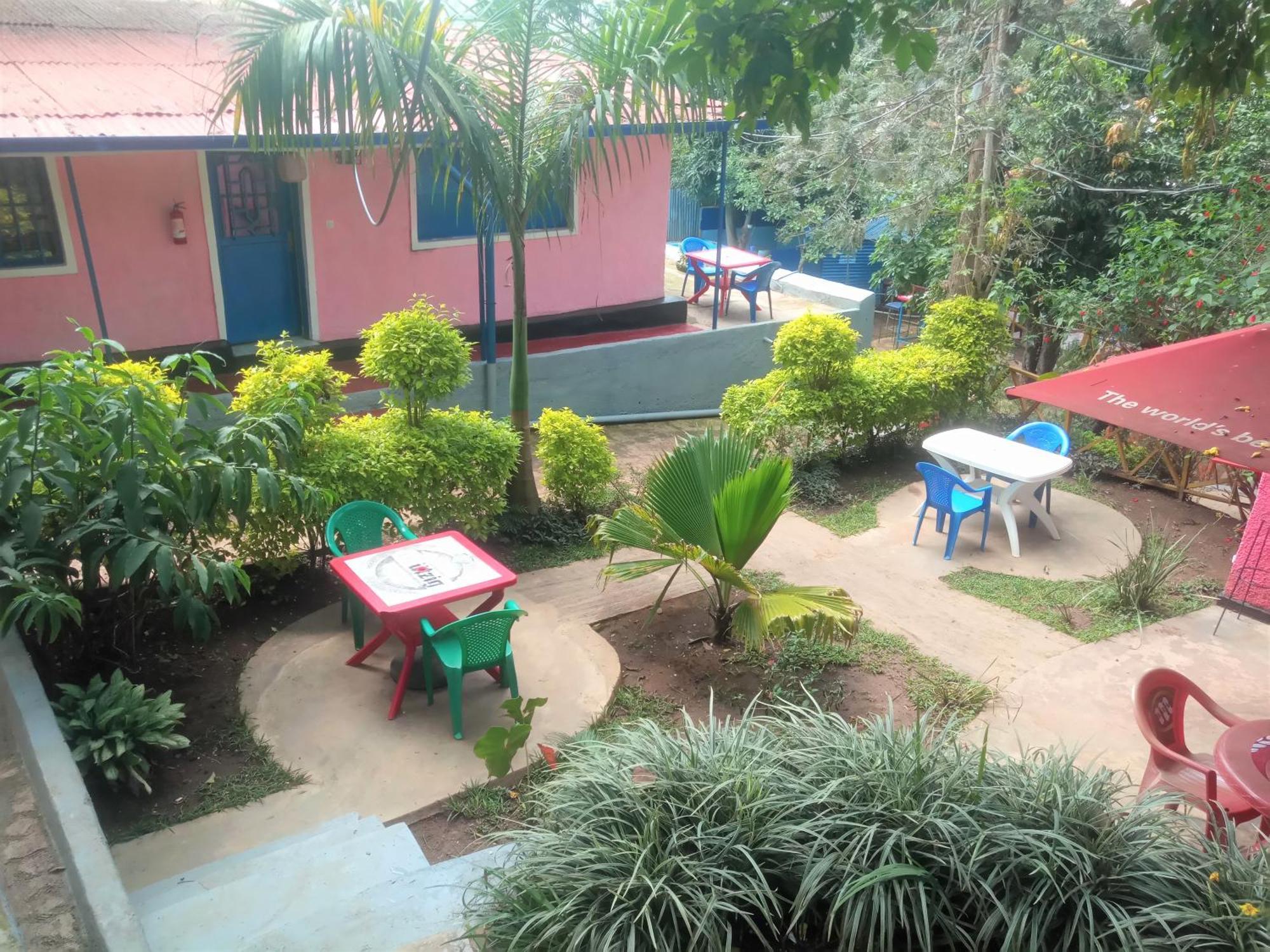 Colours Club And Spa Kigali Exterior foto