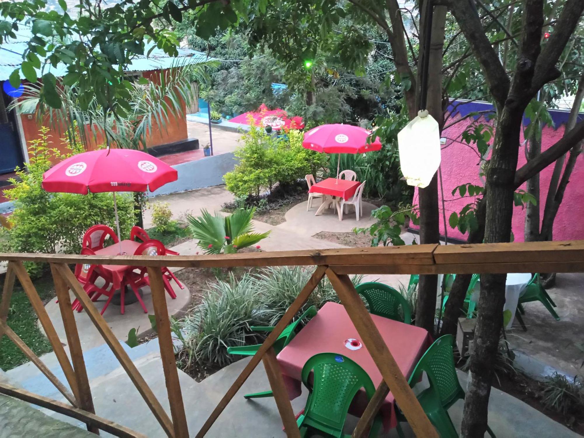 Colours Club And Spa Kigali Exterior foto